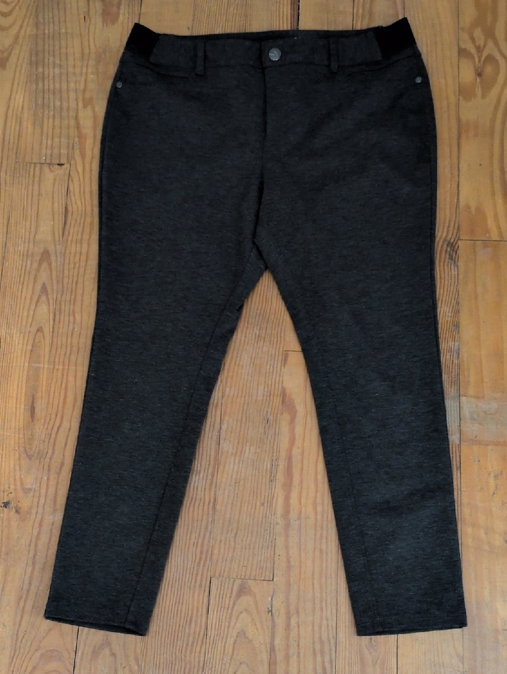 Vera Wang Dark Charcoal Gray Leggings